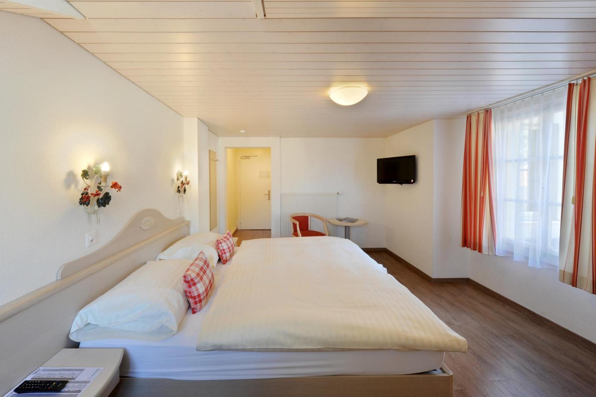 Hotel Beausite Unterseen Стая снимка