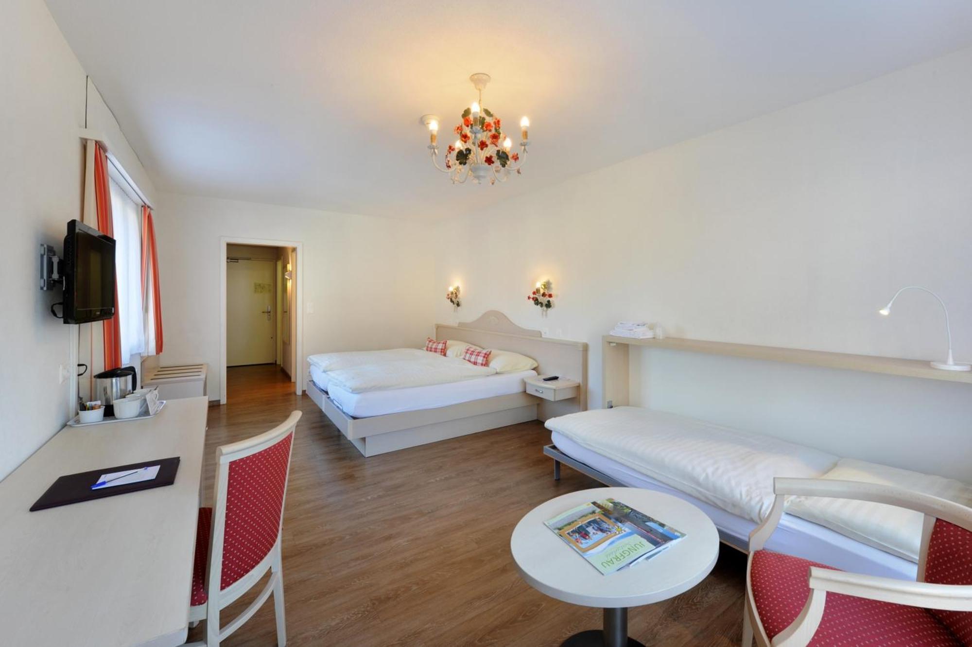 Hotel Beausite Unterseen Стая снимка